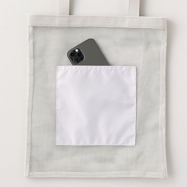 フロントポケット付き