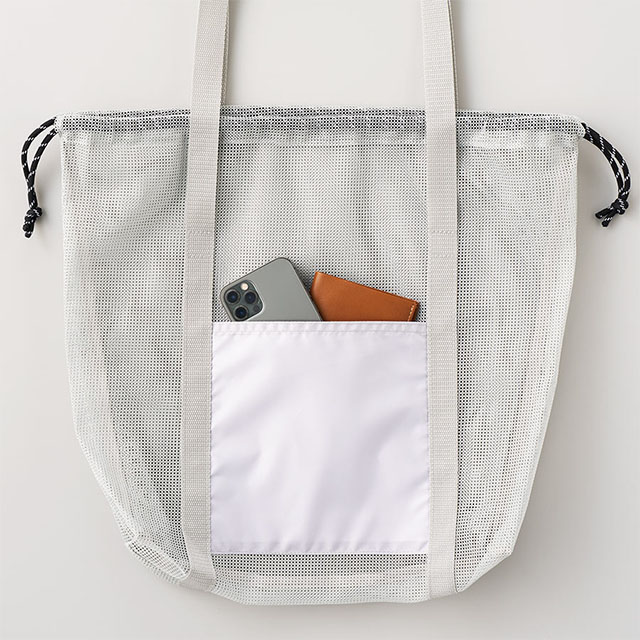 フロントポケット付き